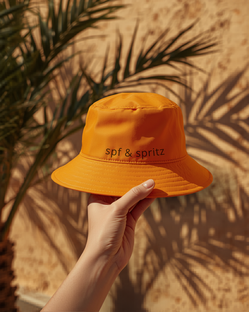 Bucket Hat mit Sommer Spritz Design als Inspiration für Urlaub und Sonne